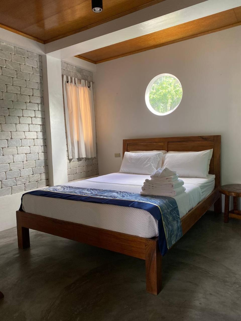 Stone Creek House Bed & Breakfast Romblon Exterior photo